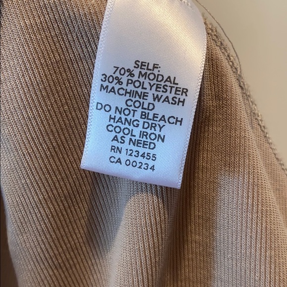 Open-Shoulder V-Neck/Back Blouse by DesignLab - Picture 5 of 5